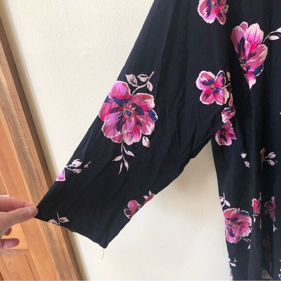 Torrid Fit and Flare Stretch Challis Button Up Top - Picture 6 of 10